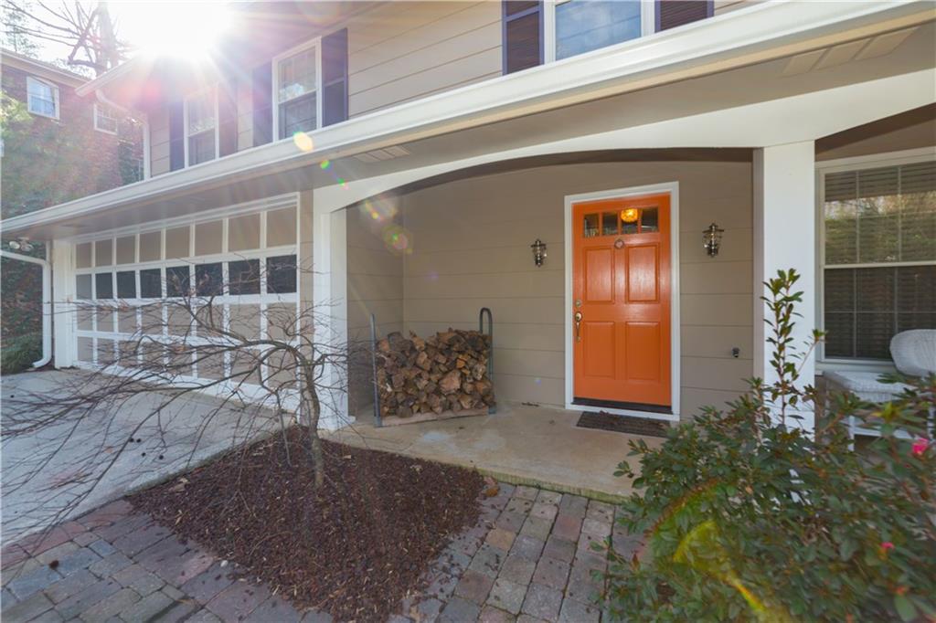 330 Knoll Woods Dr., Roswell, GA 30075