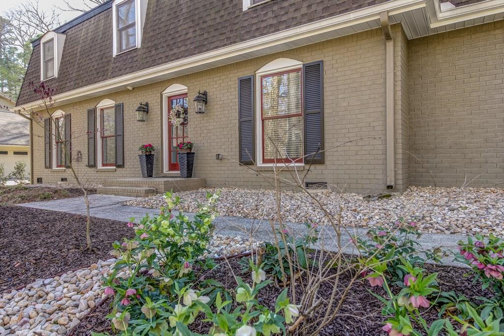 2483 Greenglade Rd., Atlanta, GA 30345
