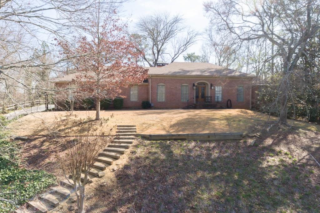 9435 River Lake Dr., Roswell, GA 30075