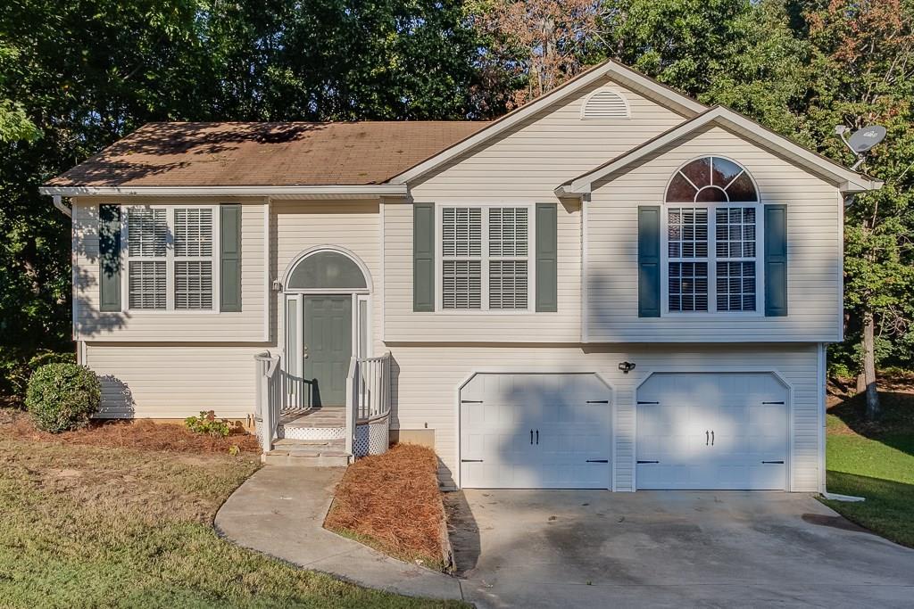 3946 Edgebrook Dr., Flowery Branch, GA 30542