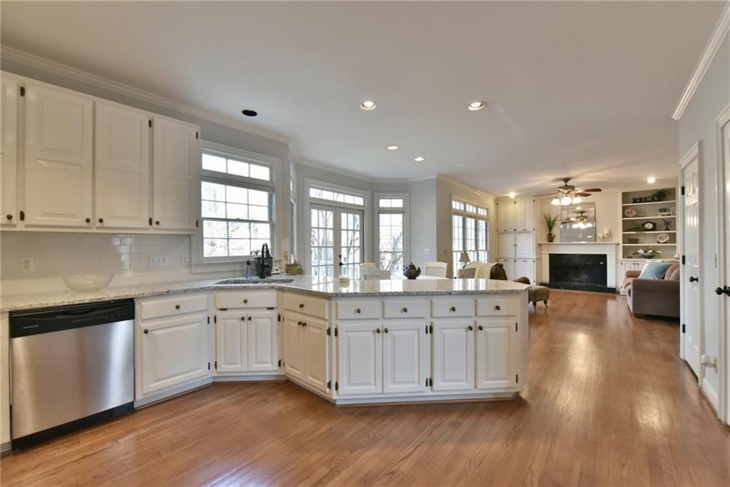 972 Hawkhorn Ct., Alpharetta, GA 30005