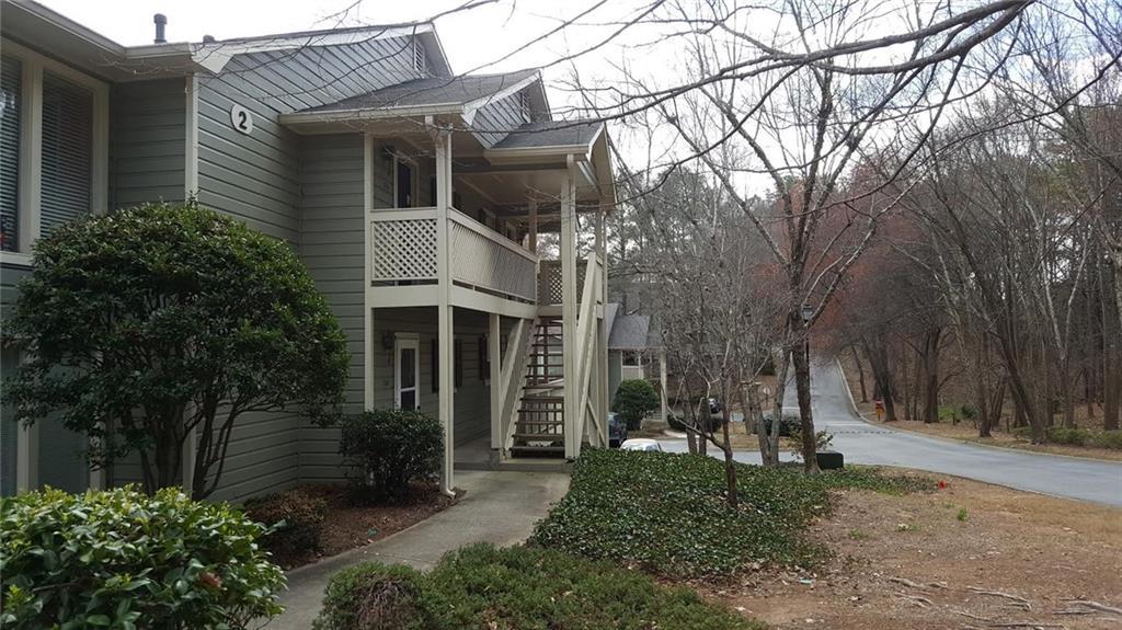 208 Natchez Trace, Sandy Springs, GA 30350