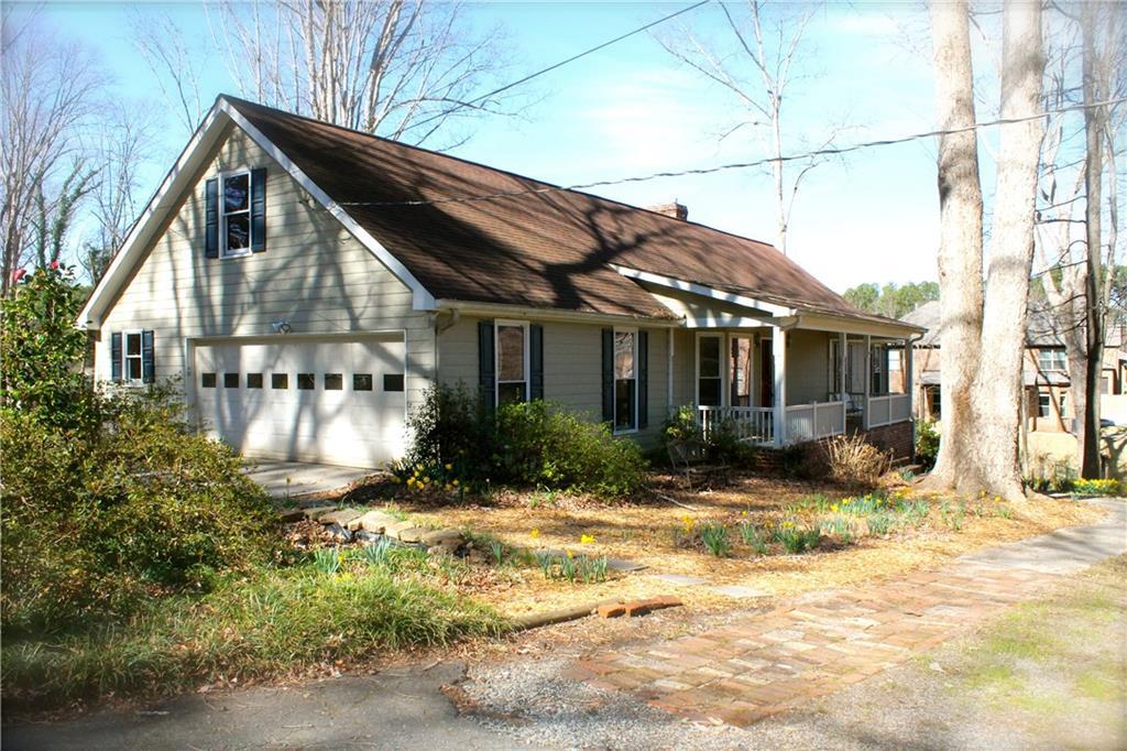1929 Parkwood Rd., Snellville, GA 30078
