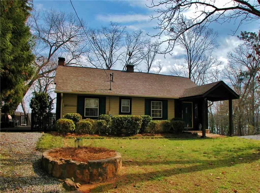 9730 Peninsula Dr., Gainesville, GA 30506