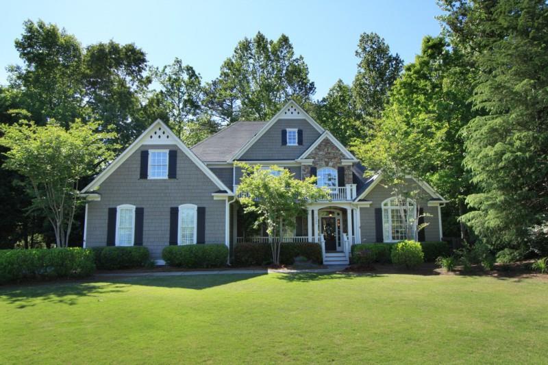 4090 Rockingham Dr., Roswell, GA 30075