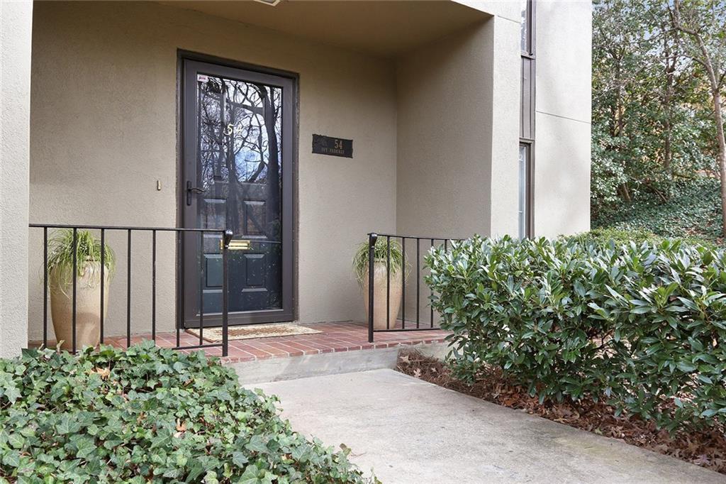 54 Ivy Pkwy., Atlanta, GA 30342