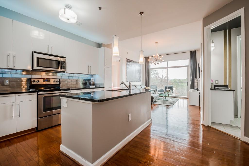 711 Cosmopolitan Dr. #323, Atlanta, GA 30324