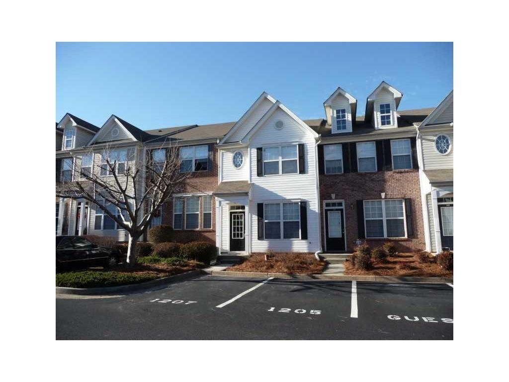 1207 Penhurst Way, Lawrenceville, GA 30043