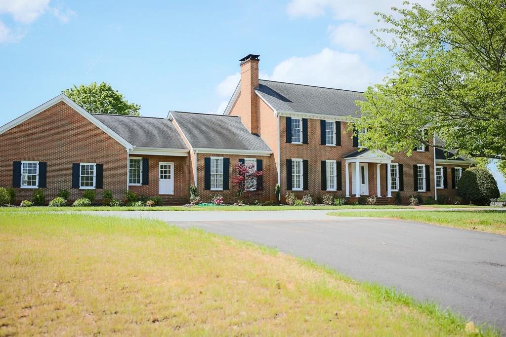 4576 Brayden Dr., Gainesville, GA 30504