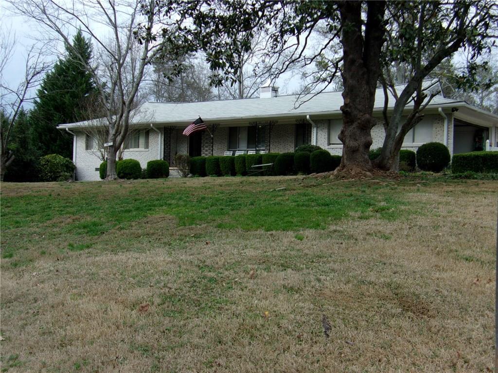 1417 Lakeshore Cir., Gainesville, GA 30501