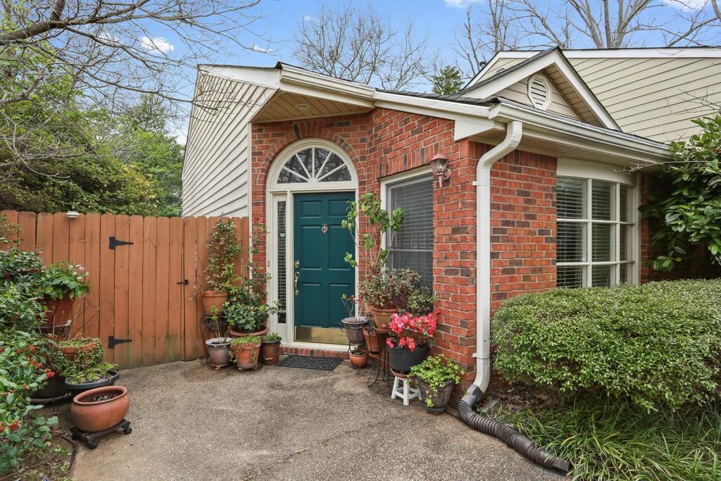 1812 Rockridge Pl., Atlanta, GA 30324