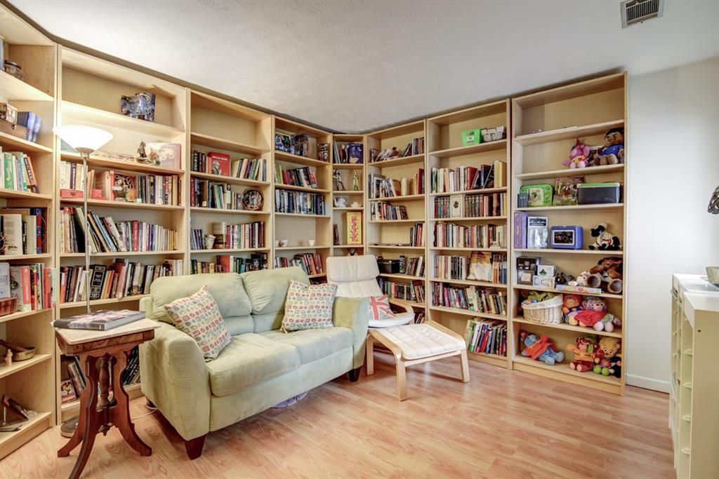 1015 Lake Pointe Cir., Roswell, GA 30075