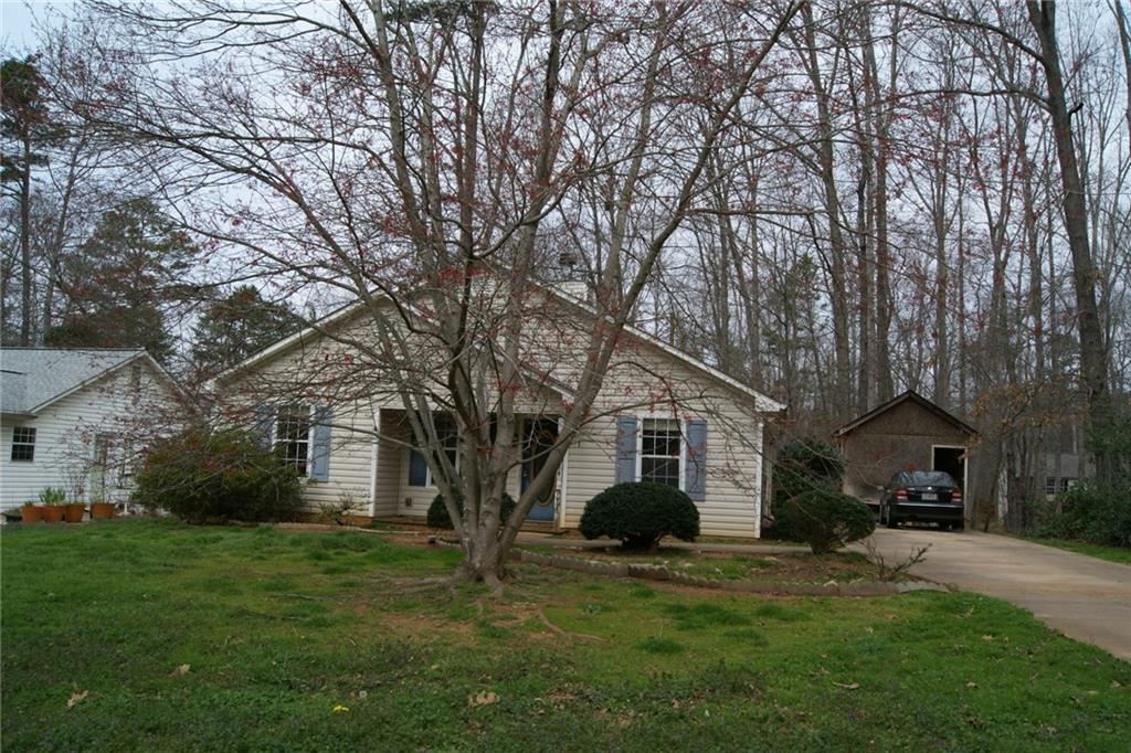 9042 Belaire St., Gainesville, GA 30506
