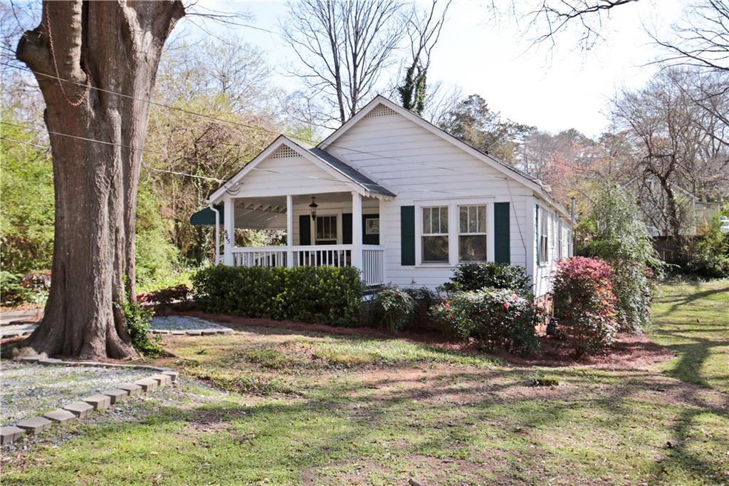 845 Mclendon Dr., Scottdale, GA 30079