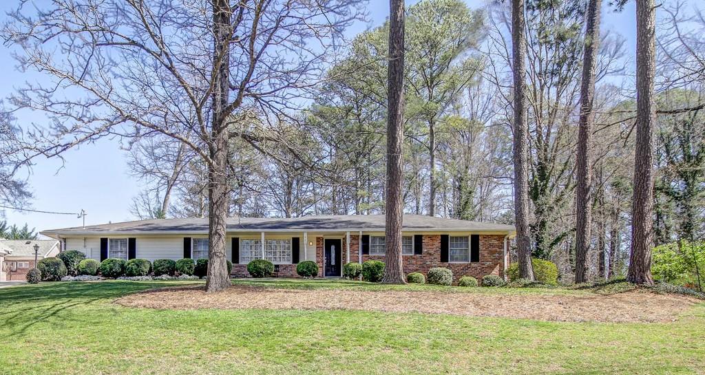1631 Stonecliff Dr., Decatur, GA 30033