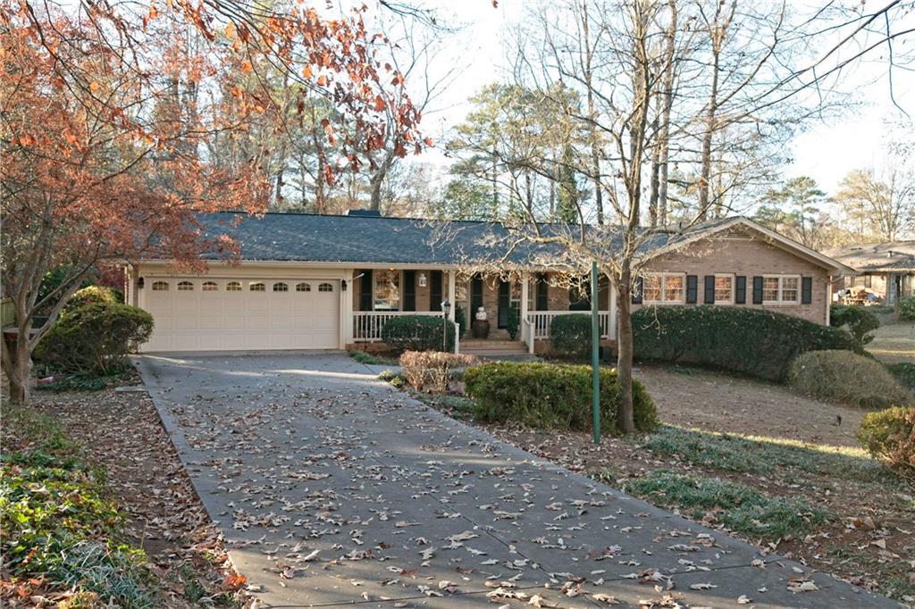 2113 Luray Ct., Dunwoody, GA 30338