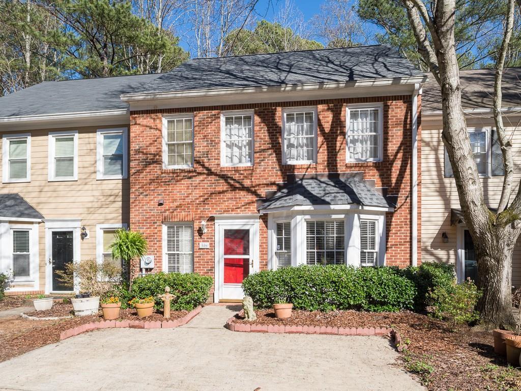 586 Saint James Walk, Marietta, GA 30067