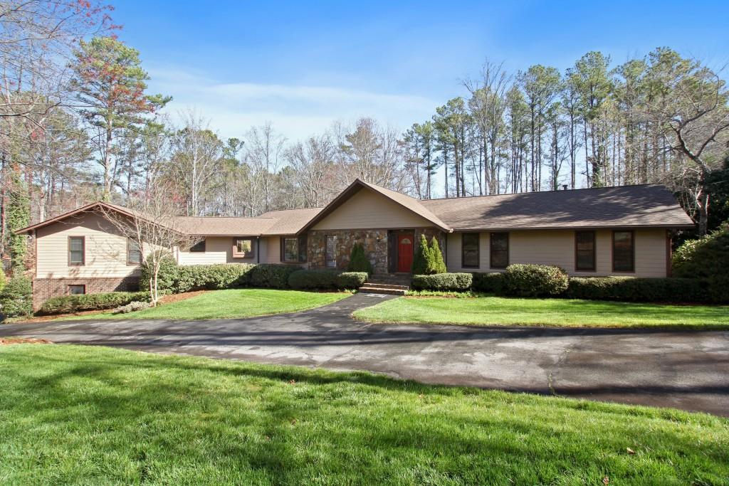 3554 Bozeman Lake Rd., Kennesaw, GA 30144