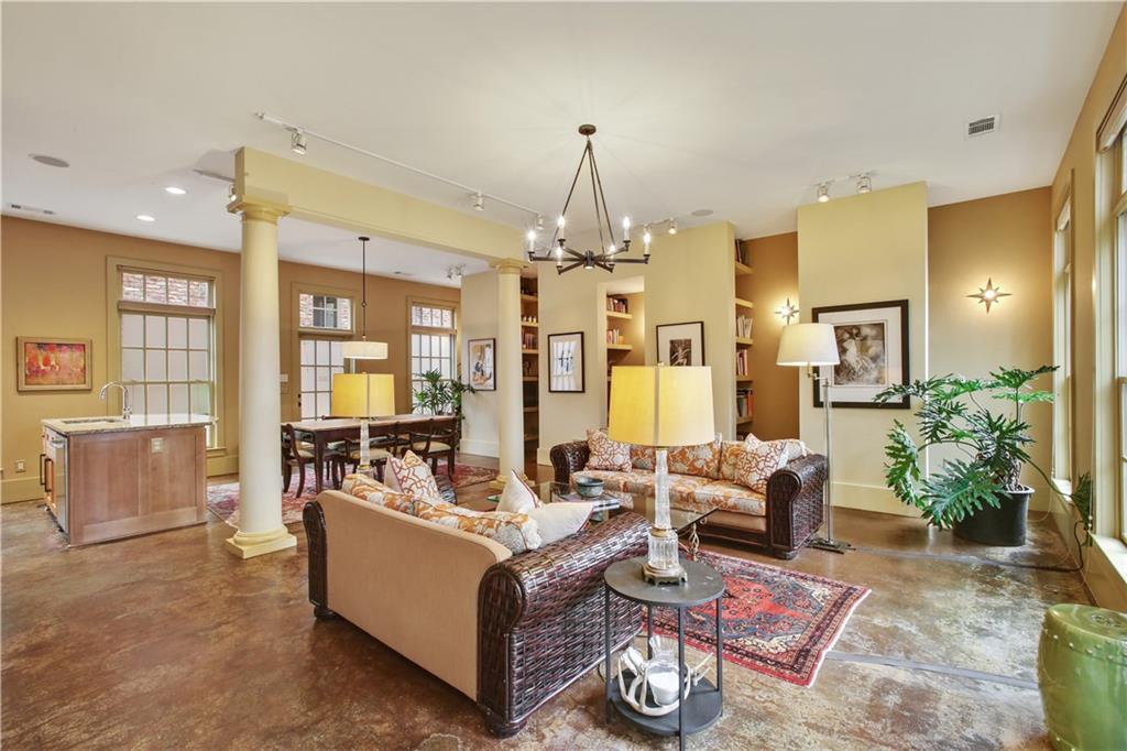 9075 Selborne Ln., Chattahoochee Hills, GA 30268