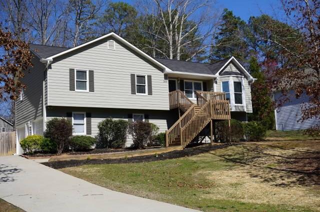 352 Silverthorne Cir., Douglasville, GA 30134