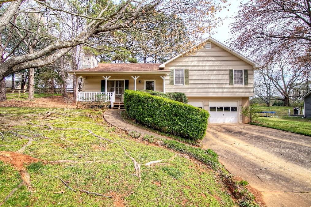 105 Hill Crest Rd., Woodstock, GA 30188