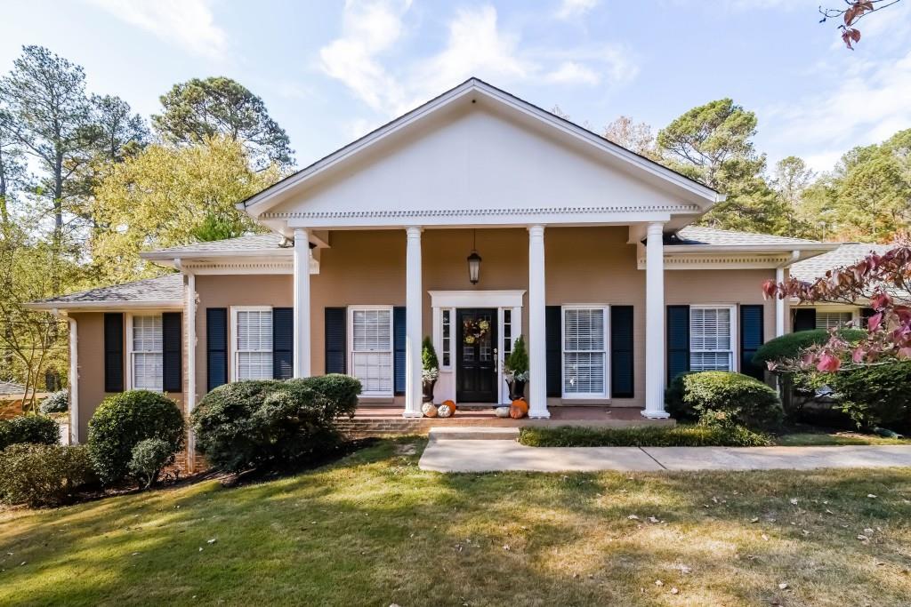 9480 River Lake Dr., Roswell, GA 30075