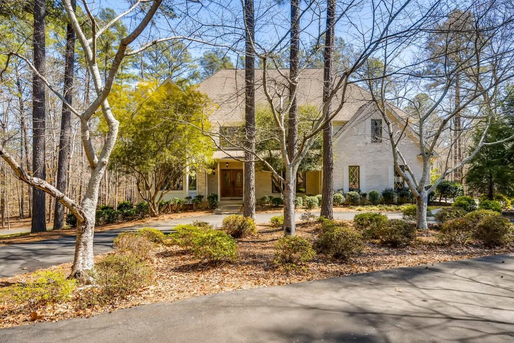 2050 Stonehedge Rd., Roswell, GA 30075
