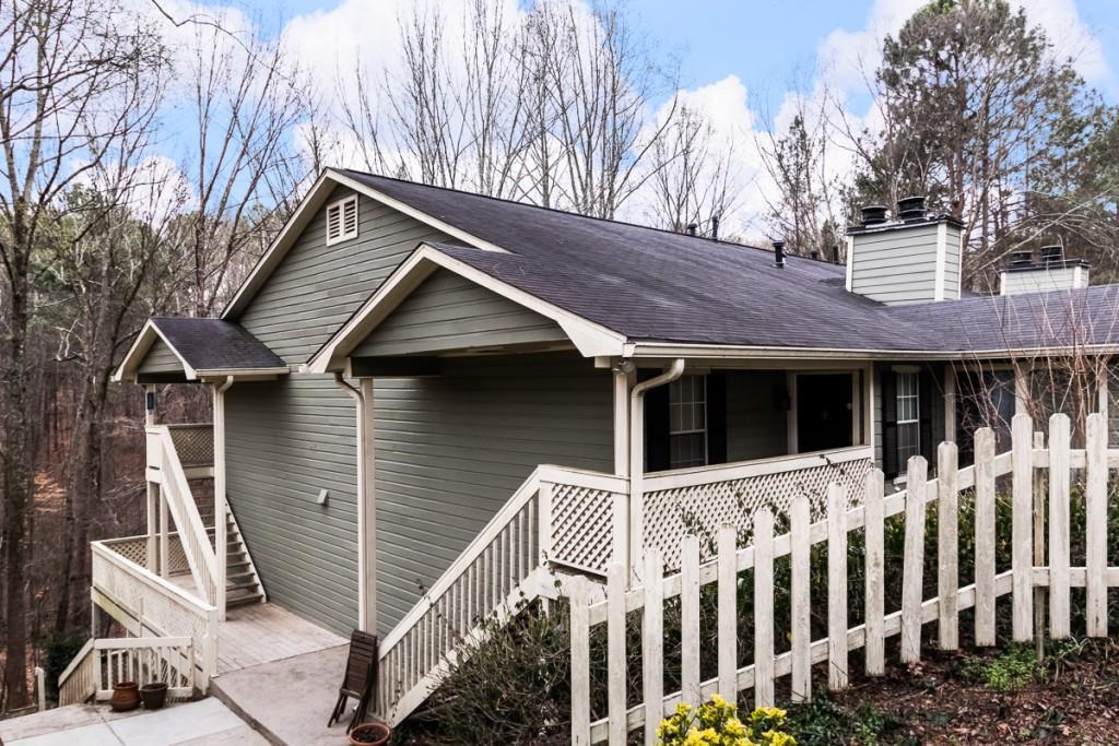 1404 Vicksburg Pl., Sandy Springs, GA 30350