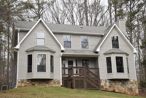 952 Victoria Landing Dr., Woodstock, GA 30189