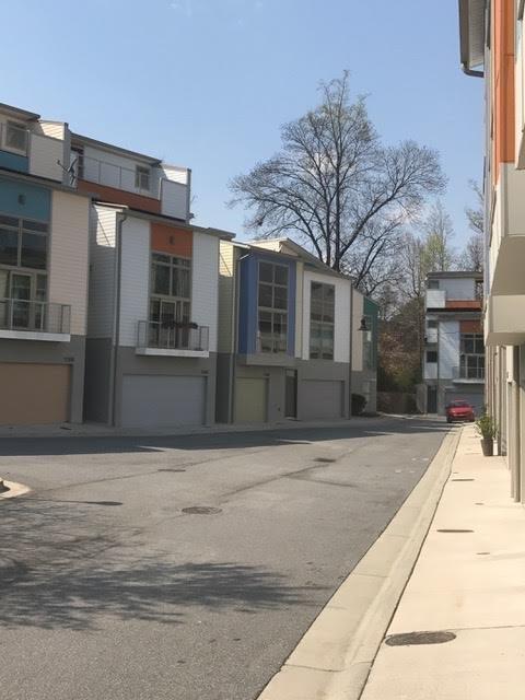 1388 Stirling Cir. #30, Atlanta, GA 30318