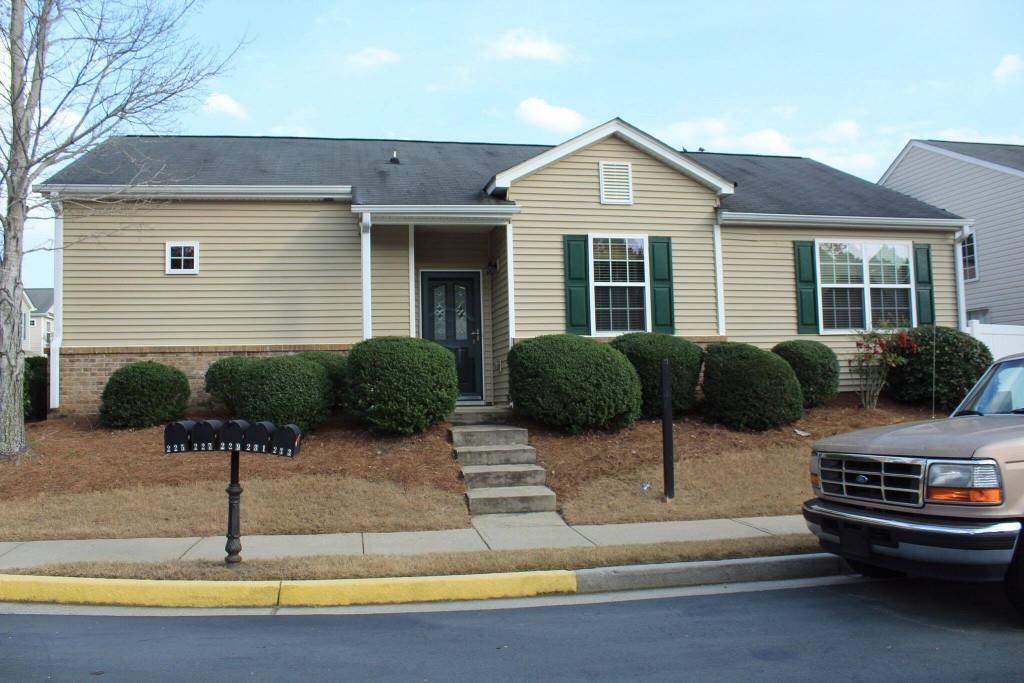 225 Hiawassee Dr., Woodstock, GA 30188