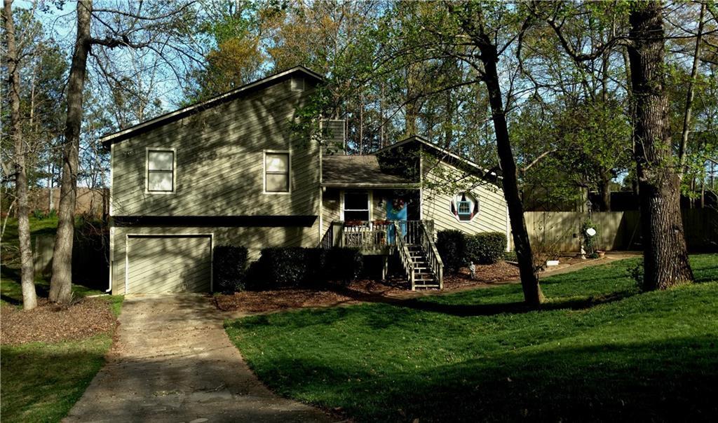 226 Castleair Dr., Kennesaw, GA 30144