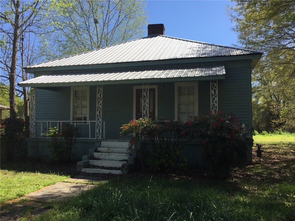 504 Lovvorn Rd., Carrollton, GA 30117