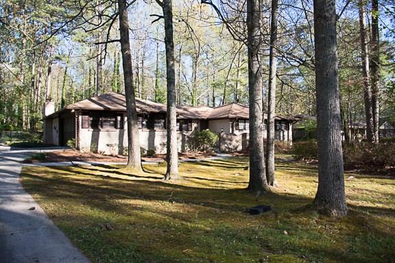 692 Sherwood Dr., Lawrenceville, GA 30046