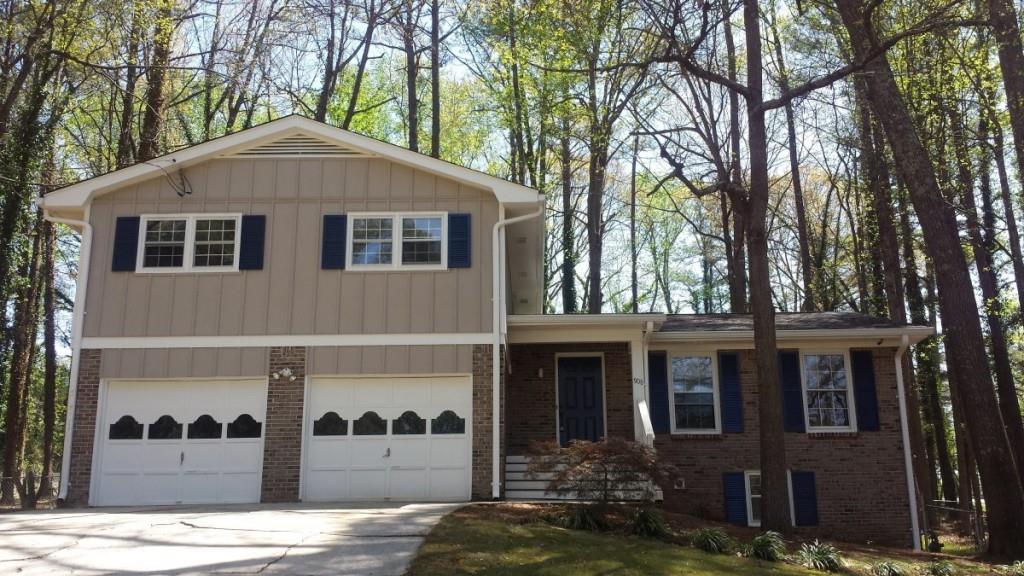 908 Pinecrest Cir., Lilburn, GA 30047