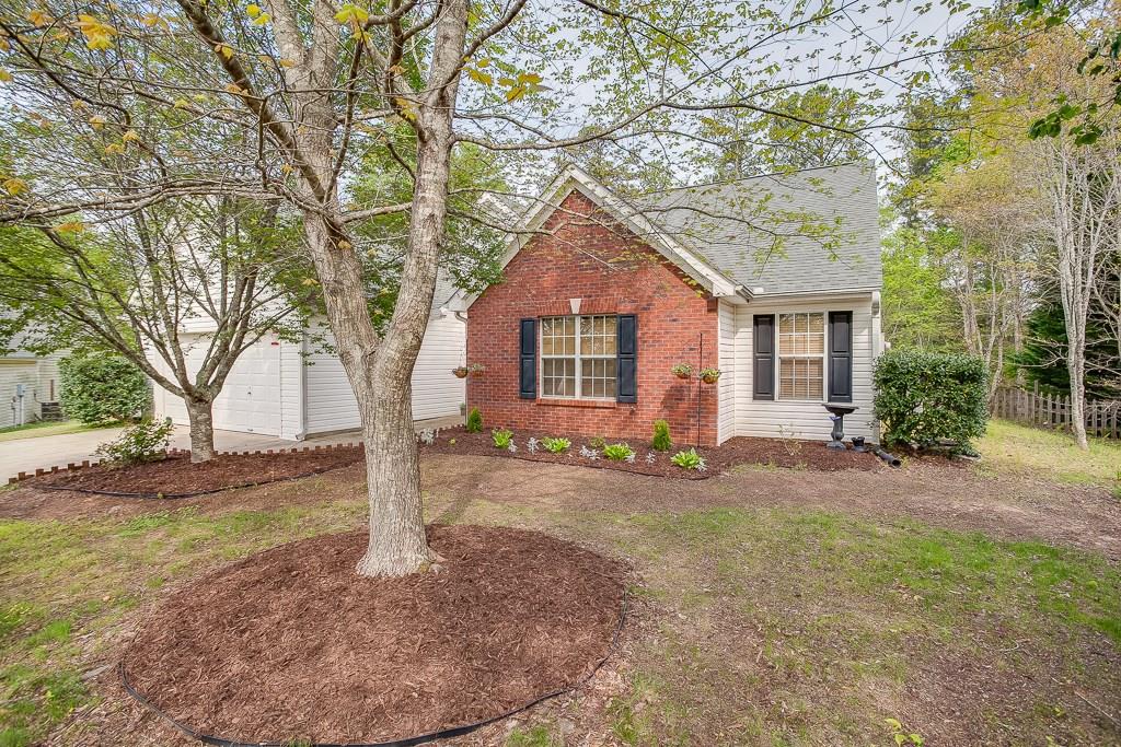 6247 Highgrove Dr., Flowery Branch, GA 30542