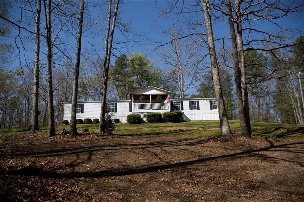 6233 Lollis Creek Rd., Flowery Branch, GA 30542