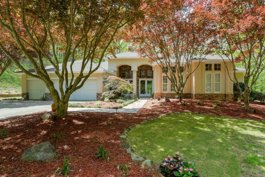 2101 Mountain Cove Ct., Woodstock, GA 30188