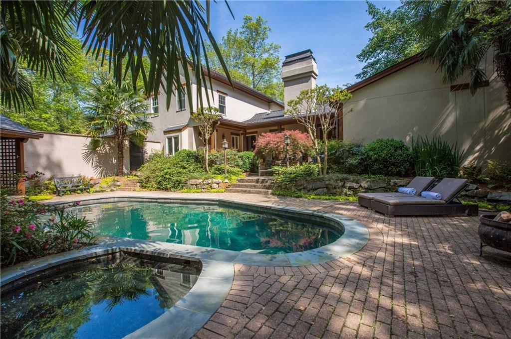 4 Arden Moor, Atlanta, GA 30305