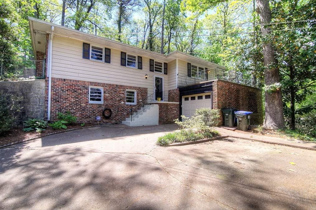 2167 Capehart Pl., Atlanta, GA 30345