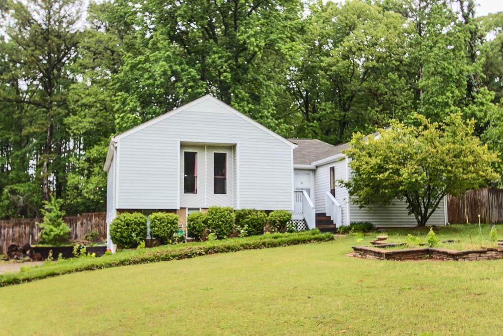 6490 Chickasaw Dr., Douglasville, GA 30135