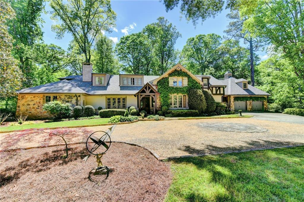 5200 Long Island Dr., Atlanta, GA 30327