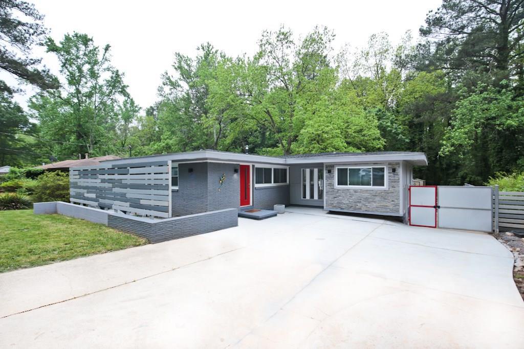 3249 Pinehill Dr., Decatur, GA 30032