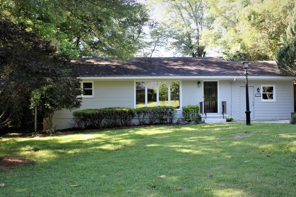 2082 Rando Ln., Atlanta, GA 30318