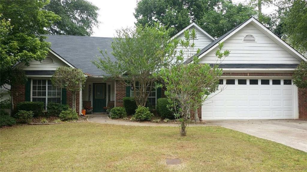 4575 English Oaks Ln., Lilburn, GA 30047