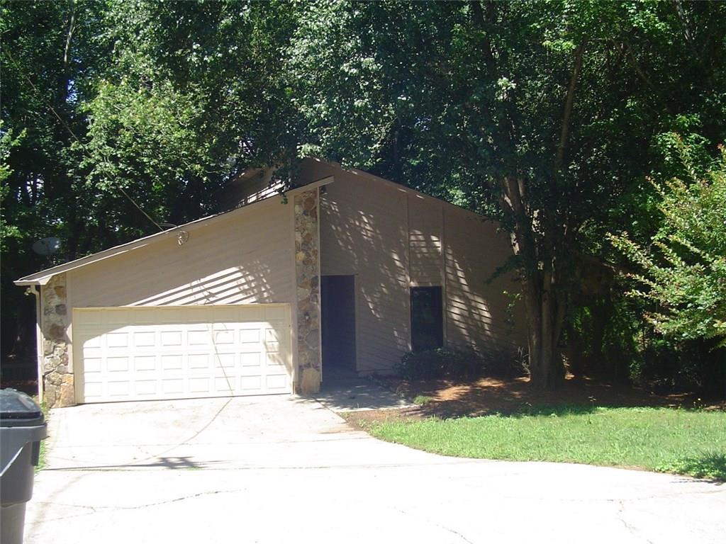 2561 Wildflower Ln., Lawrenceville, GA 30044