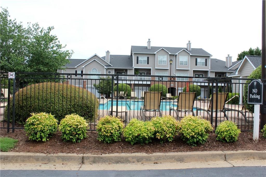 502 Vinings Forest Ct., Smyrna, GA 30080