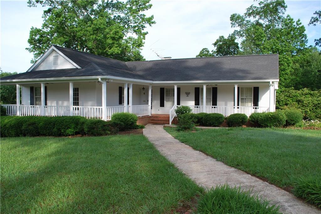 6411 Claude Parks Rd., Murrayville, GA 30564