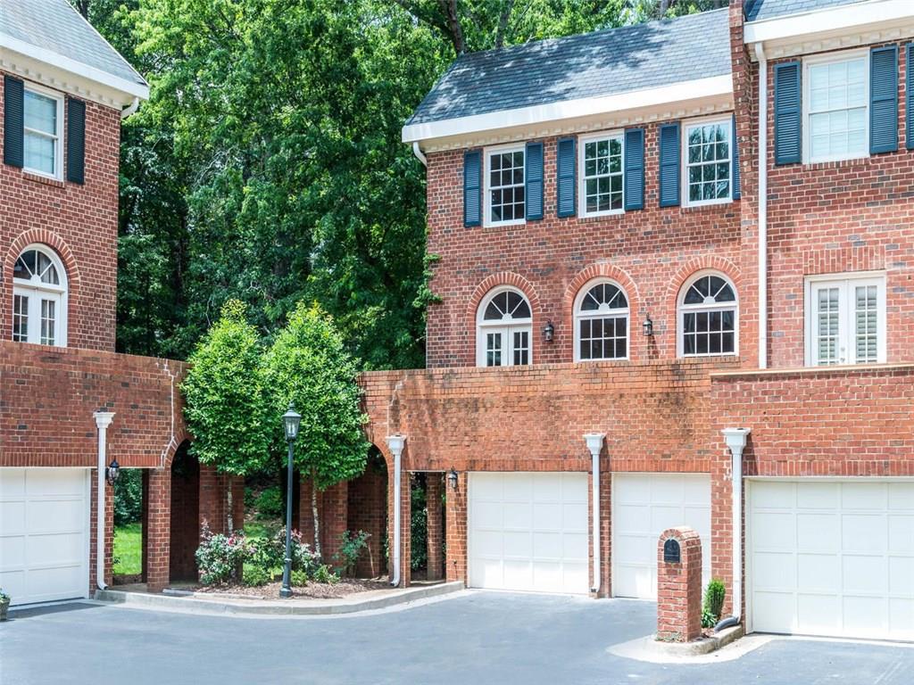 107 Jefferson Cir., Sandy Springs, GA 30328