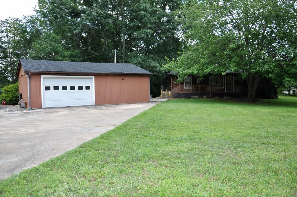 5910 Crystal Cove Tr., Gainesville, GA 30506